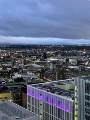 Top Floor of the building, spectacular views!
